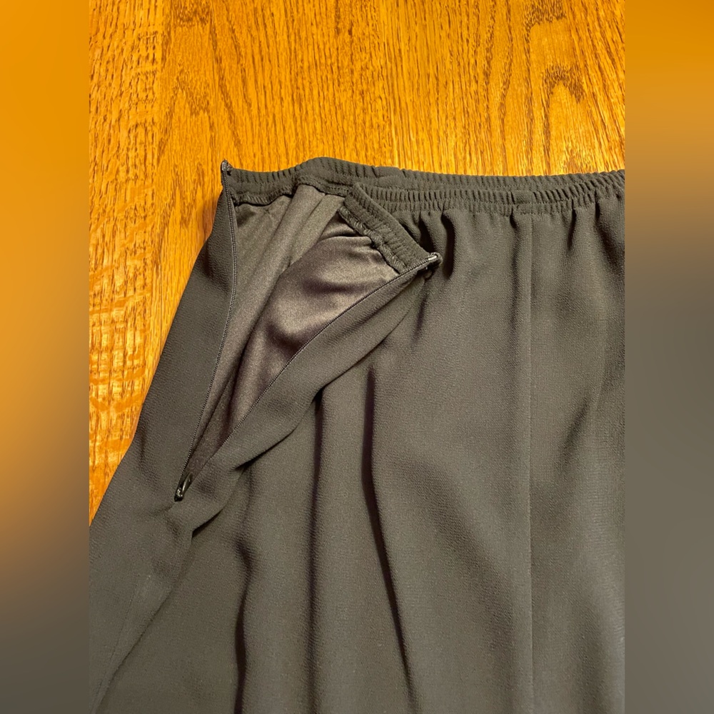 DANNY & NICOLE BLACK BEADED 16W SKIRT SUIT - Picture 3 of 10